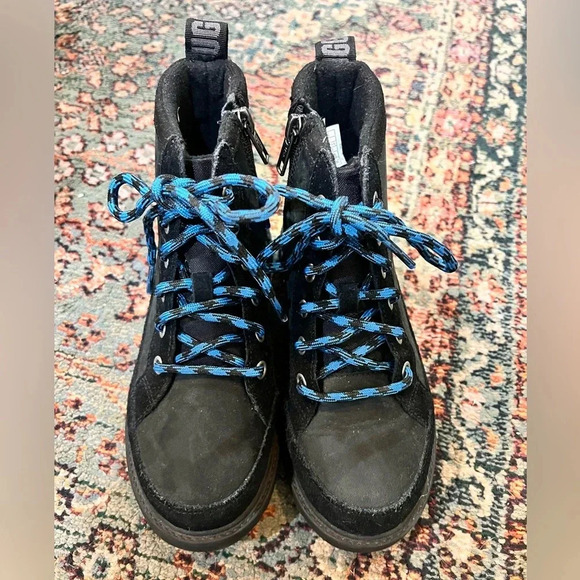 UGG Robley Boot - Picture 4 of 12